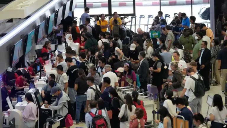 kadib samayn xogan uu dunida ku yeeshay maqnaashaha adeegga internetka oo dib usoo laabtay.