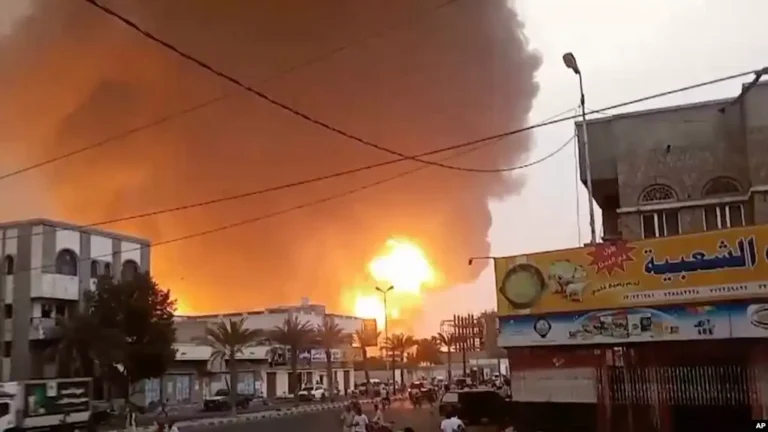 Isra’il oo duqeeyn ka gaysatay dekadda magaalada Xudeyda ee dalka Yemen.