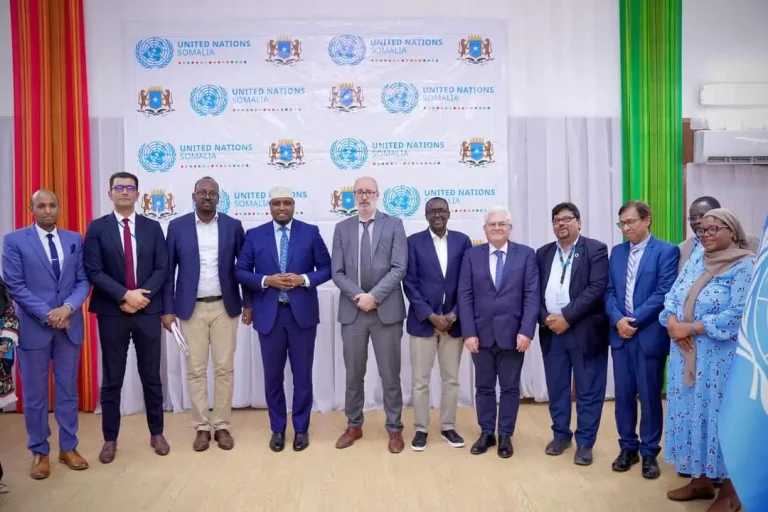 Masuuliyiin ka tirsan dowladda Soomaaliya iyo Qaramada Midoobay oo Muqdisho ku shiray