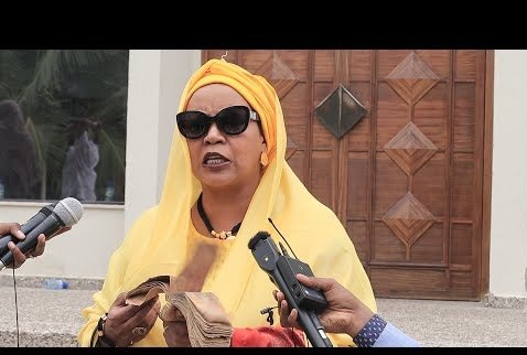 {DAAWO MUUQAALKA} Xildhibaan Aamina eelaay ”Lacagta Dalkeena waa inaa isticmaalnaa”