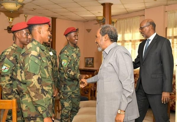 {DAAWO SAWIRADA} MD Xasan oo Booqday Ciidanka Bada soomaliyed oo Tababar Wili Uga Socdo Ereteriya