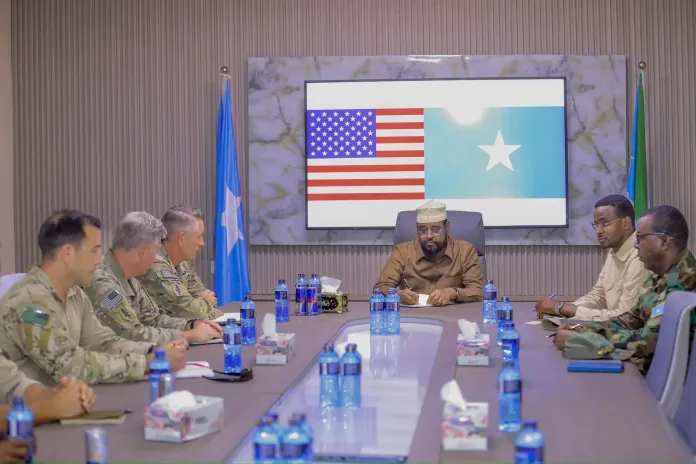 Axmed Madoobe oo kulan la qaatay Taliyaha howl-gallada gaarka ah ee bariga Afrika.