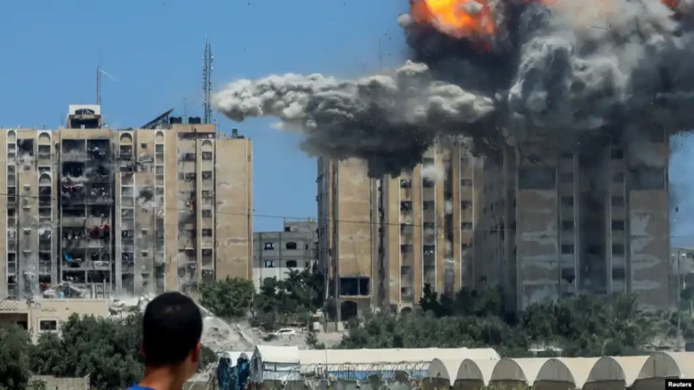 Ciidamada Isra’il oo madaafiicda taangiyda ku garaacay qeybo ka mid ah bartamaha Marinka Gaza.