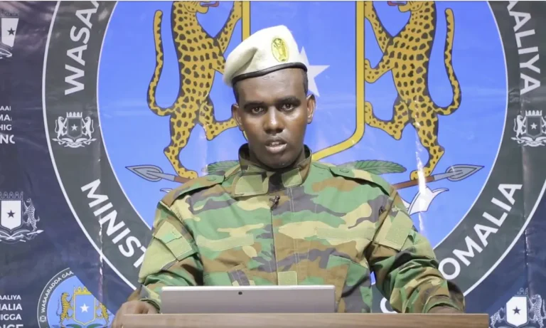 AS oo laga saaray dhul ballaaran lagana soo furtay gaadiid dagaal.