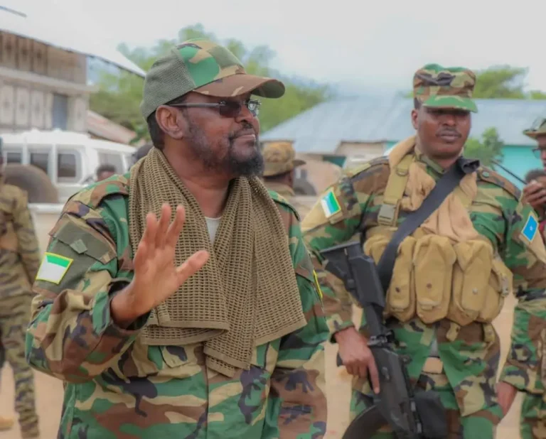 Axmed Madoowe oo Digniino Kasoo Saaray Dagaalka  ka Socdo Degmada Luuq.