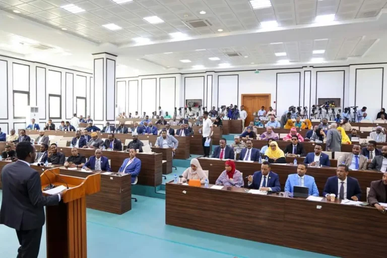 Xildhibaanda Soomaaliya oo Maanta Ka Dooday Hindise sharciyeedka Maalgashiga