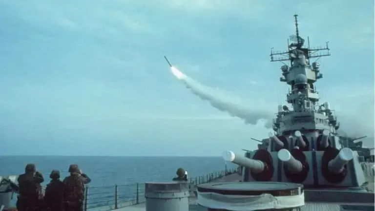 Ruushka oo ku goodiyay ‘jawaab militari’ ka dib markii gantaalada Mareykanka la geeyay Jarmalka