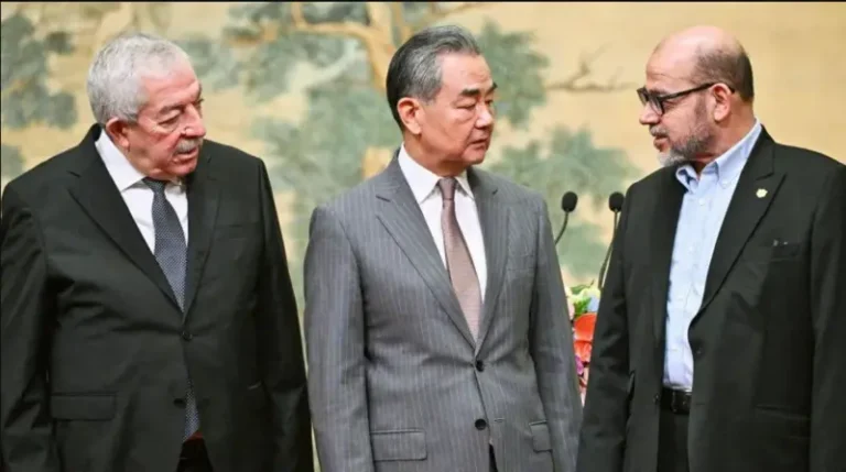 Dowlada Shiinaha oo ku guuleystay in ay Heshiis Kala dhex dhigto kooxaha Falastiniinta ee iska-soo horjeeday