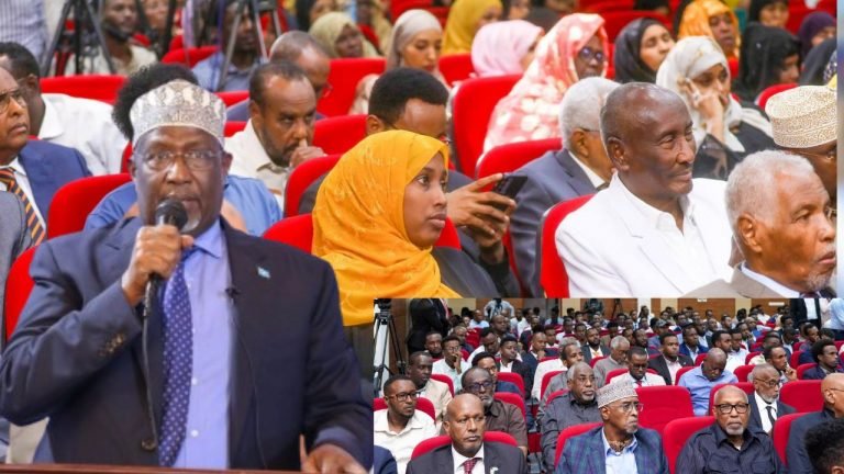 {DAAWO MUUQAALKA} Gudoomiye aadan madoobe oo Khudbad muhiim ah ka jeediyey munaasabada 1-da luulyo.