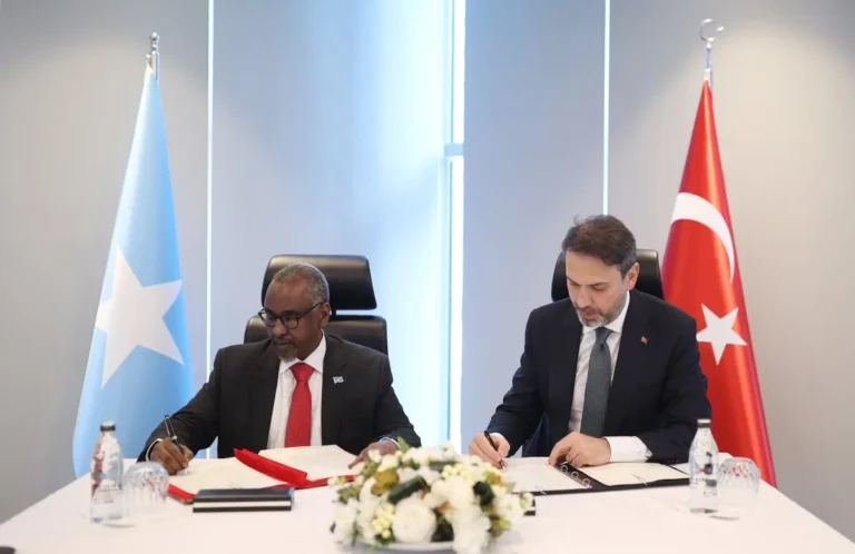 Turkiga oo shaaciyay inuu shidaal ka baari doono 3-aag oo ku yaalla gudaha badda Soomaaliya.