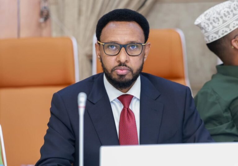 Dowladda Soomaaliya oo Canshuur Horleh kusoo rogtay Shacabka soomaliyeed.