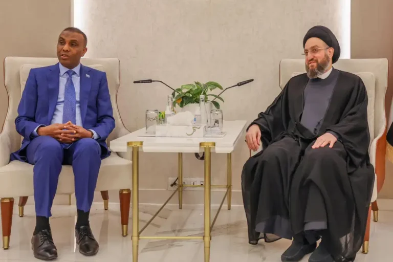 Raiisul wasaare Xamse oo Kulan la qaatay Madaxa Dhadhaqaaqa Al-Xikma ee dalka Iraaq.