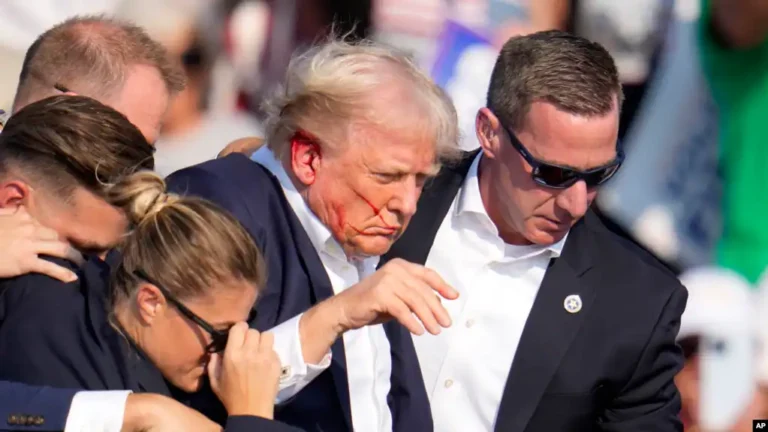 DEG-DEG: Madaxwaynihii hore ee Mareykanka Donald Trump oo la dhaawacay.