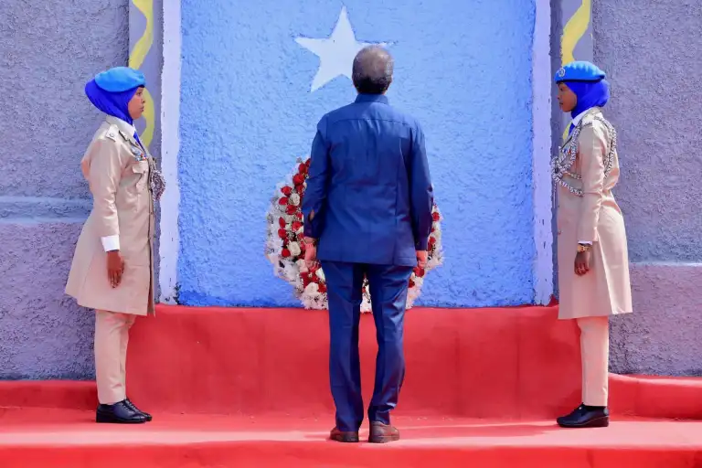 {DAAWO SAWIRADA}MD Xasan Sheekh oo maanta Ubax dhigay Taallada Daljirka Dahsoon