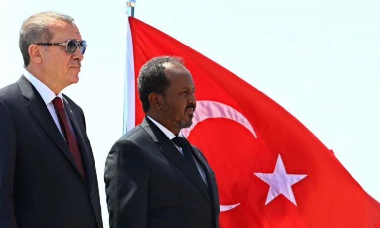 Xasan Sheekh iyo Erdogan oo kawada hadlay dhaqan gelinta heshiiskii difaaaca ee labada Dal.