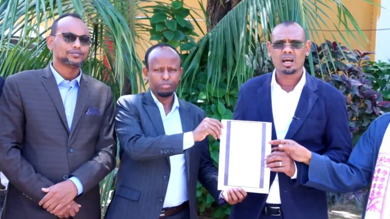 {DAAWO MUUQAALKA} Wasaaradda Caafimaadka XFS oo deeq gurmadka ah lagu wareejayay