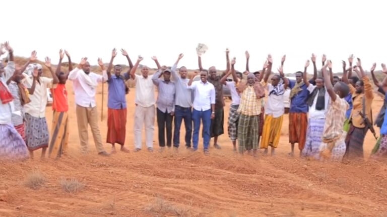 {DAAWO MUQAALKA} Masuuliyiin kormeeray Degaano ay ka taagneed xaaluin loo geystay dhirta.