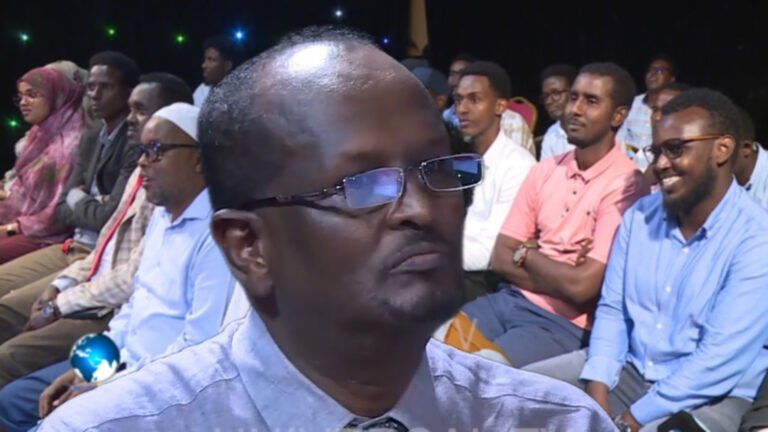 {DAAWO MUQAALKA} Cabdi Abshir dhore” Qandaraasyada Dowlada ee habeenka Madow lakala qaadanaayana tartan haloo galo.