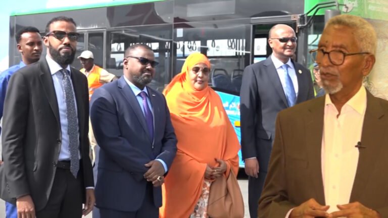 {DAAWO MUQAALKA} Xildhibaanada labada aqal ee BJFS oo Guddoomiyaha Aqalka Sare kusoo dhaweeyay Muqdisho.Xildhibaanada labada aqal ee BJFS oo Guddoomiyaha Aqalka Sare kusoo dhaweeyay Muqdisho.