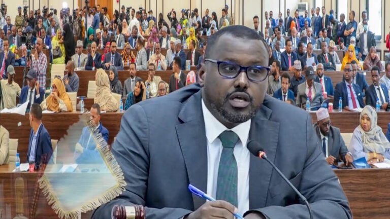 {DAAWO MUQAALKA}  Gudoonka golaha shacabka oo digniin adag udiray Xildhibaanada.