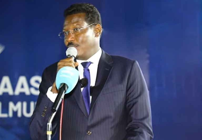 Madaxweyne Qoor Qoor oo digniin adag u diray Musharaxiinta kasoo horjeeda