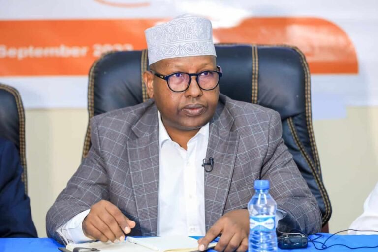 Dowladda Soomaaliya oo dalka ka ceyrisay sarkaal Itoobiyaan ah.