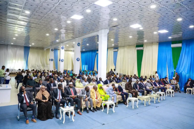 {DAAWO SAWIRADA} Kalfadhigii 16aad ee Baarlamaanka Hirshabeele oo Furmay