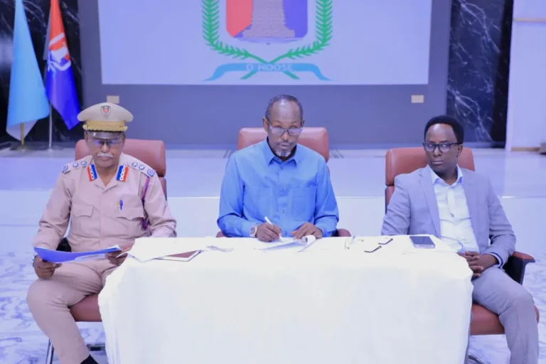 Muxuu Yahay shirka isla xisaabtan ee uu Shir guddoomiyay  ah Duqa Muqdisho?