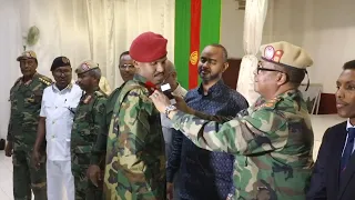 {DAAWO MUQAALKA} Taliyaha xooga Dalka ”Saraakiisha la Dallacsiiyey wexeey ku muteesteen Dadaalkooda”