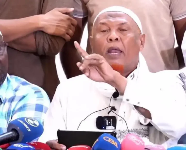 Luul Cabdicasiis  Aabbaha dhalay oo u quus gooyay reerka Sayid-cali Macalin