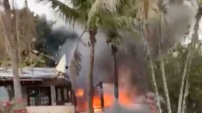 Plan carrying a child, 5 others crushes in Philadelphia.