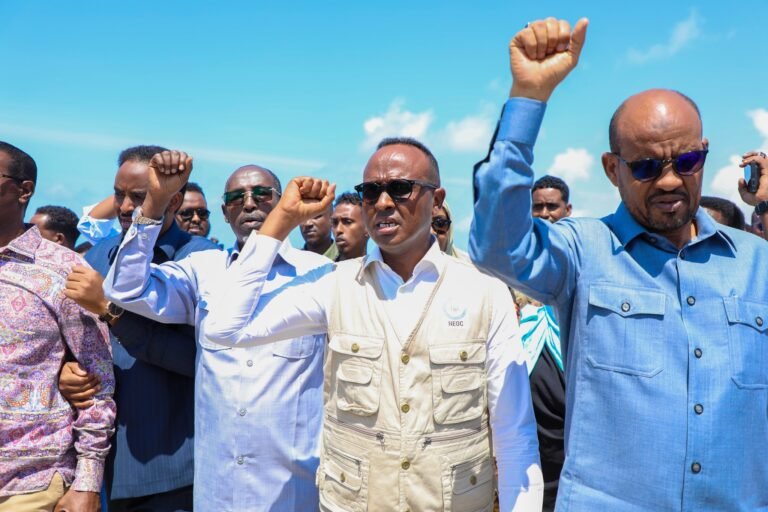 {DAAWO SAWIRADA} Masuuliyiin Ka Qeeyb Galay Mudaharaad Ka Dhacay Liido