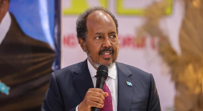 Madaxweyne Xasan Sheekh oo si adag uga hadlay aflagaadada baraha bulshada loo marsiiyo qabaa’ilada.