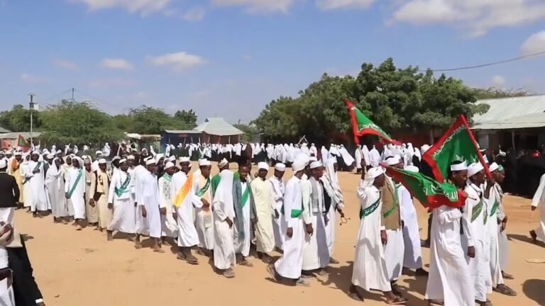 {DAAWO MUQAALKA} Degmada Luuq oo si wayn looga xusay maalinta dhalashada Nabigeenna Muxamed NNKH.