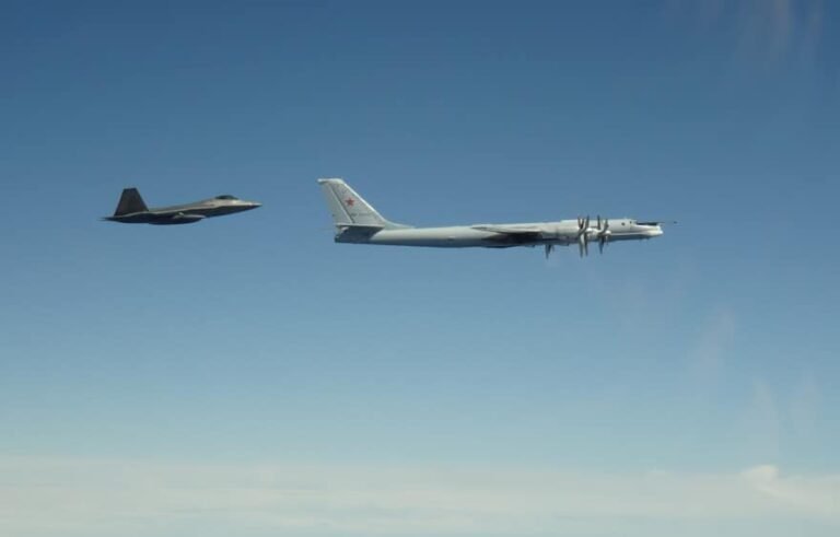 Diyaaradaha Sahanka Ruushka ee lagu arkay Alaska iyo Maraykanka oo walaac ka muujiyay