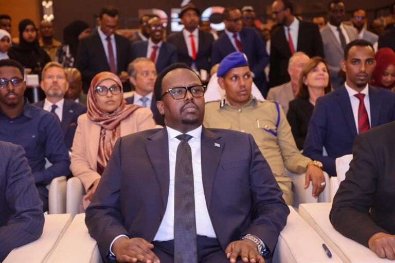 Kusimaha Ra’iisal Wasaaraha oo ka Qeyb Galay Xuska 75-aad ee Aas-aaska Jamhuuriyadda Shiinaha