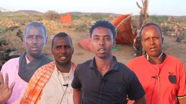 {DAAWO MUQAALKA}  Gaadiidleey iyo Dadka Deegaanka oo so dhaweeyay Isbaarooyinkii Laga qaaday Duleedka Baladweyne.