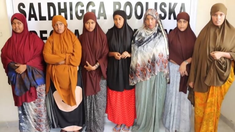 {DAAWO MUQAAALKA} Jubbaland oo xirtay inkabadan 10 Gabdhood Oo Baraha Bulsbada Caan ka ah.