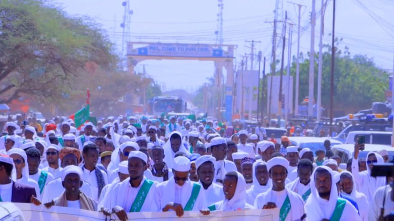 {DAAWO MUQAALKA}  Guriceel oo maanta si weyn loogu xusay dhalashada Nabigeenna Muxamed (NNKH).