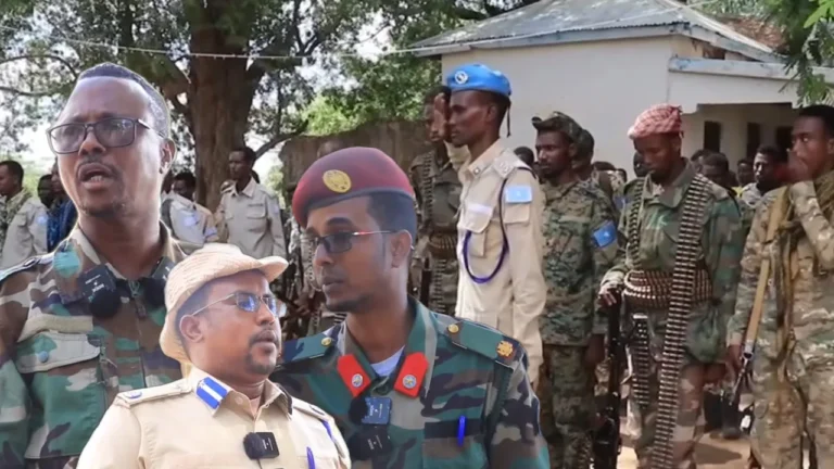 {DAAWO MUQAALKA}  Maxkamada Darajada 1aad ee ciidamada qalabka sida Oo Digniin Adag Ujeedisay Ciidamada Dowlada.