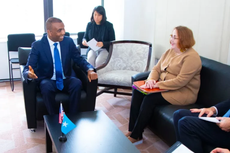 RW Xamse Abdi Barre oo Mareykanka kala hadlay saddex qodob oo muhiim ah