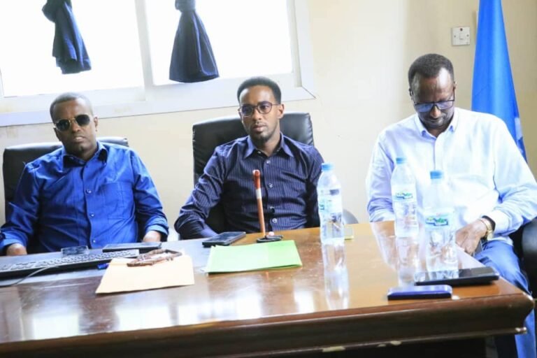 {DAAWO SAWIRADA} Gudoomiyaha Hiiraan oo Booqday Saldhiga Beledweeyne