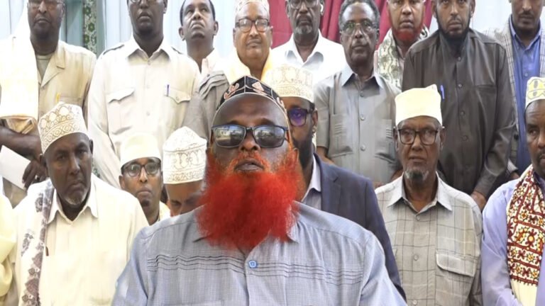 {DAAWO MUUQAALKA} Odayaasha Koofur Galbeed oo si kulul uga Jawaabay Hadalkii ka so yeeray Odayaal ku shiray Muqdisho.