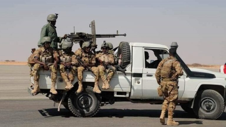 {DAAWO MUQAALKA} Ciidamada PSF ee Puntland oo Xiray Garoonka Diyaaradaha Boosaaso.