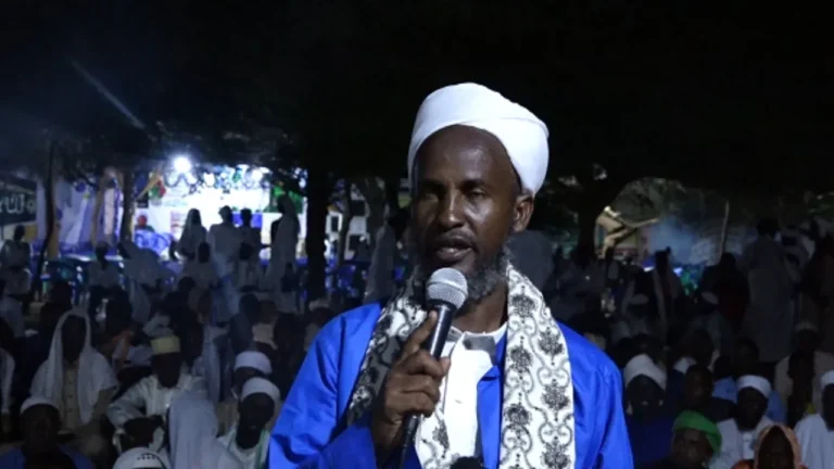 {DAAWO MUQAALKA}  Sheekh Maxamed Bukhaari oo ka hadlay siirada nabi Muxamed iyo Maalinta uu dhashay