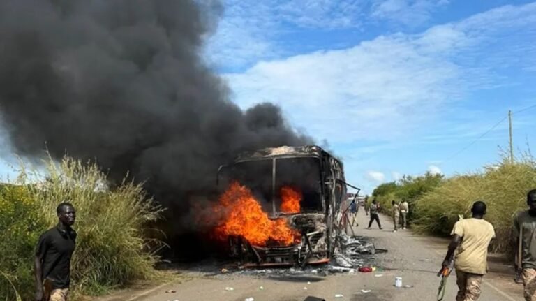 Kidnap fears follow deadly South Sudan bus attack