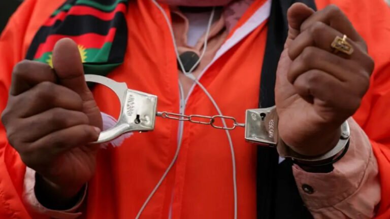 Ethiopia releases opposition politicians from prison.