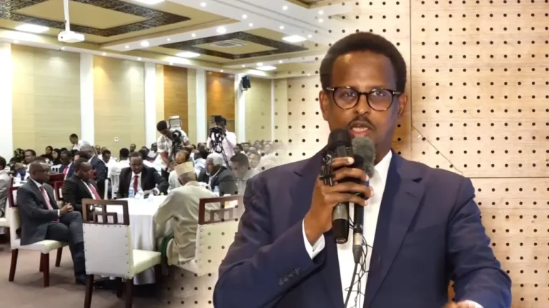 {DAAWO MUQAALKA} Abshir Bukhaari “Amb Carab Xilka allaha u fududeeyo”