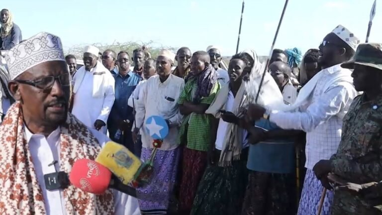 {DAAWO MUQAALKA} Ugaas Maxamuud”Tolkeeyow ogaada cid idiin maqan majirto ee noqda ehel is wada aamino”.