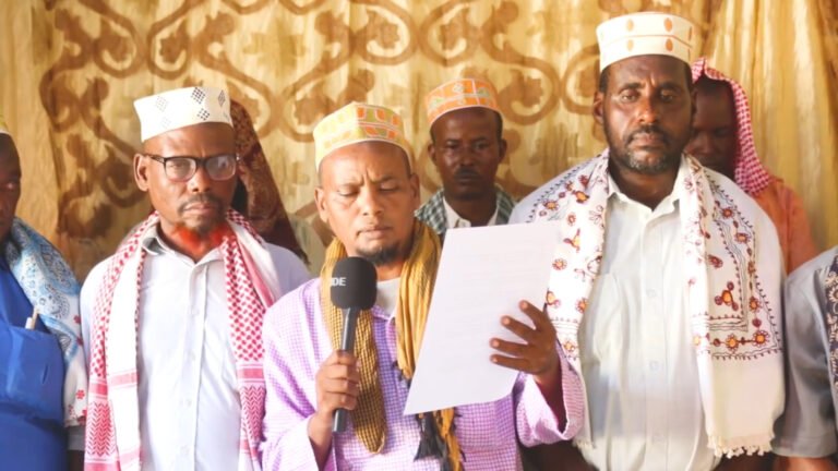 {DAAWO MUUQALKA} Odayasha dhaqanka Koofur Galbeed oo Taagero u muujiyey Madaxweyne Lafta Gareen